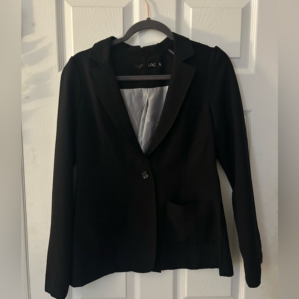 Have Black Single-Button Notch Lapel Blazer